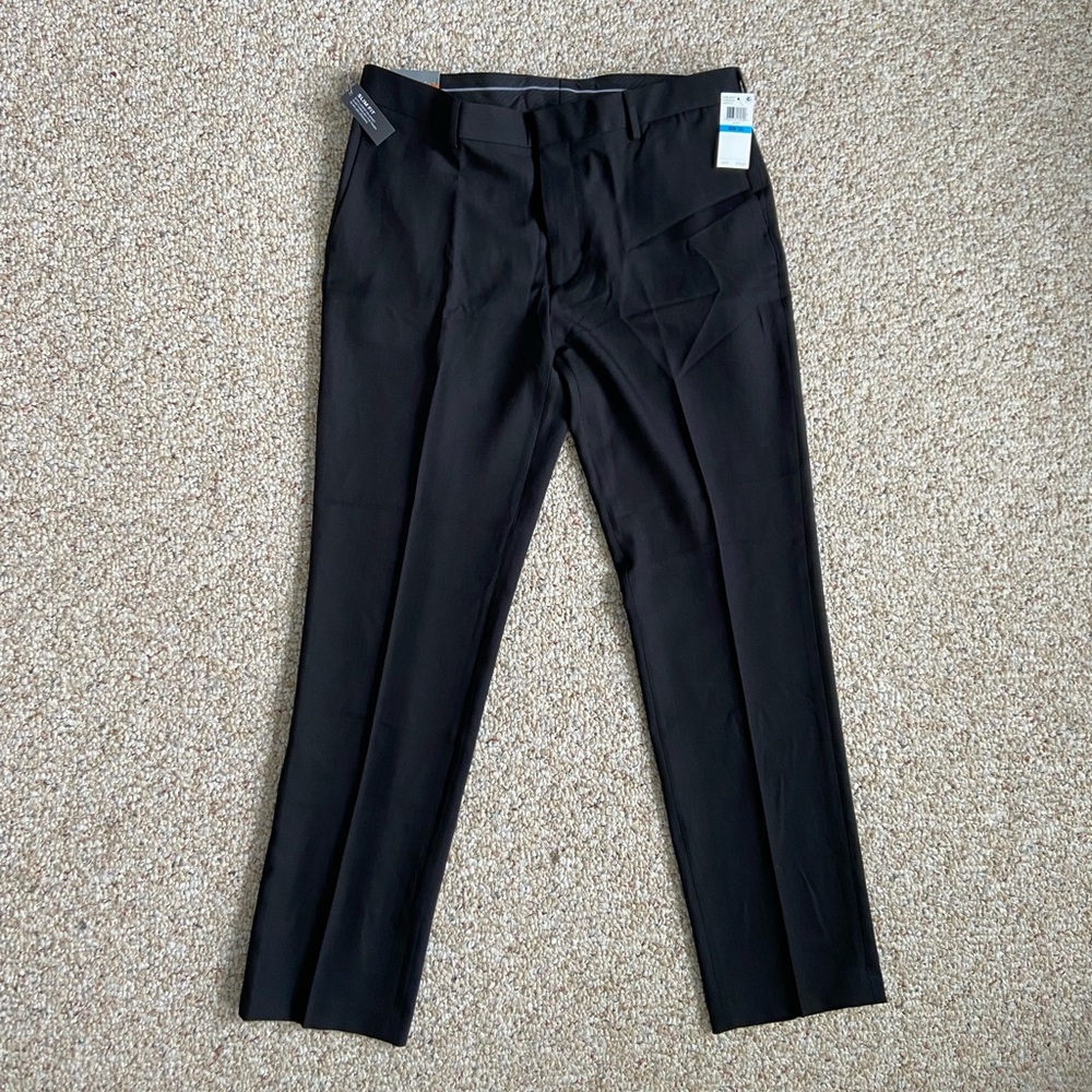 NWT Men’s Van Heusen Dress Pants Slim Leg Non-Iron size 36Wx32L